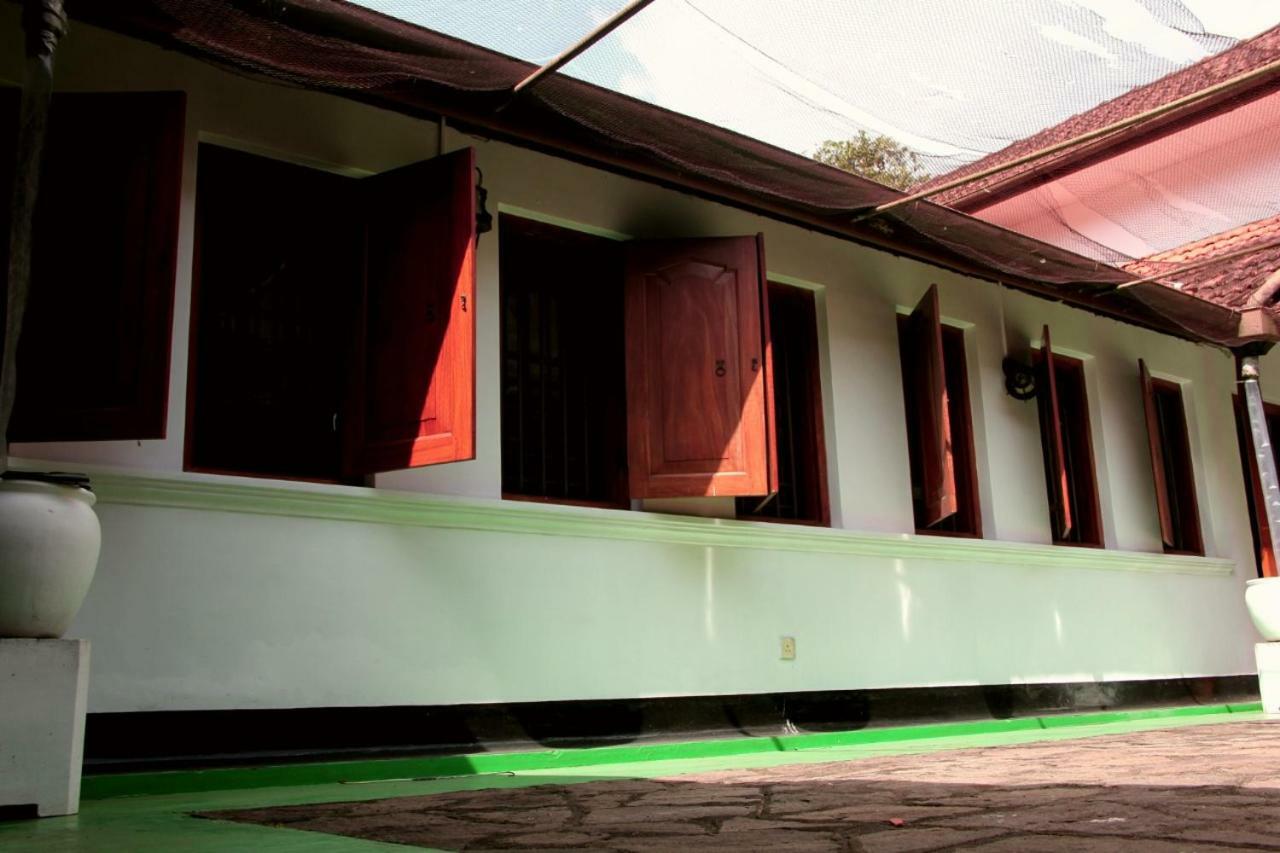 Randiyaepiliyagoda Resort Avissawella Exterior photo